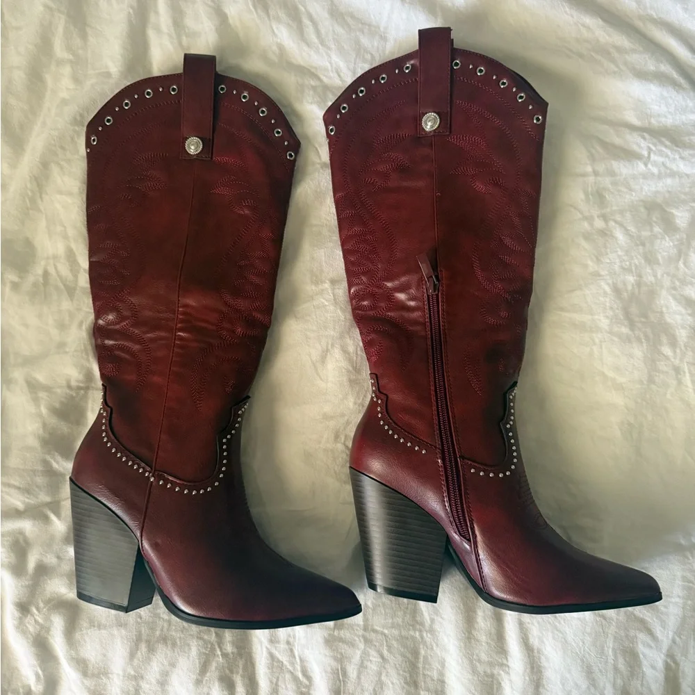 Red Leather Western Cowboy Boots - Picture 2 of 2
